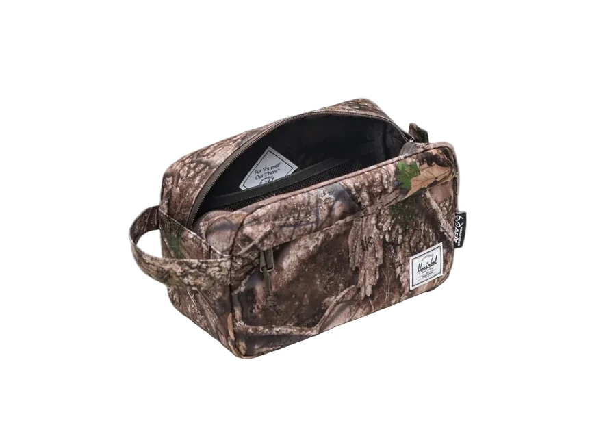 Herschel Chapter Travel Kit - Realtree APX