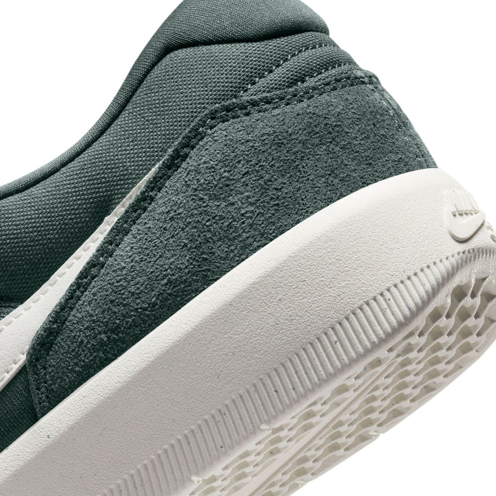 Nike SB Force 58 - Vintage Green / Sail