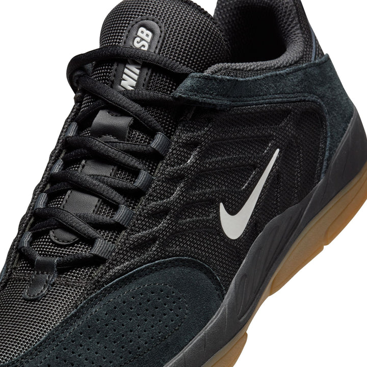 Nike SB Vertebrae - Black / Summit White