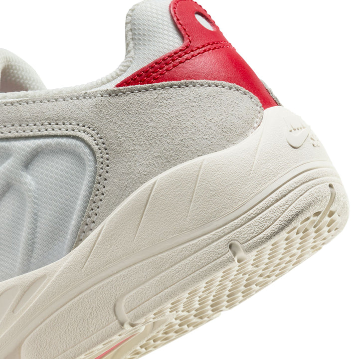 Nike SB Vertebrae - Summit White / University Red