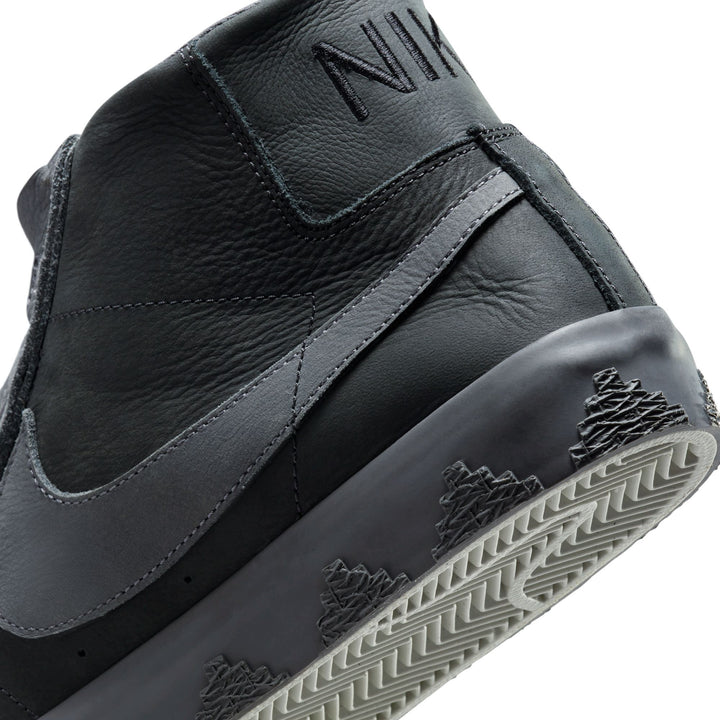 Nike Zoom Blazer Mid Qs - Anthracite / Dark Smoke Grey Di’orr Greenwood
