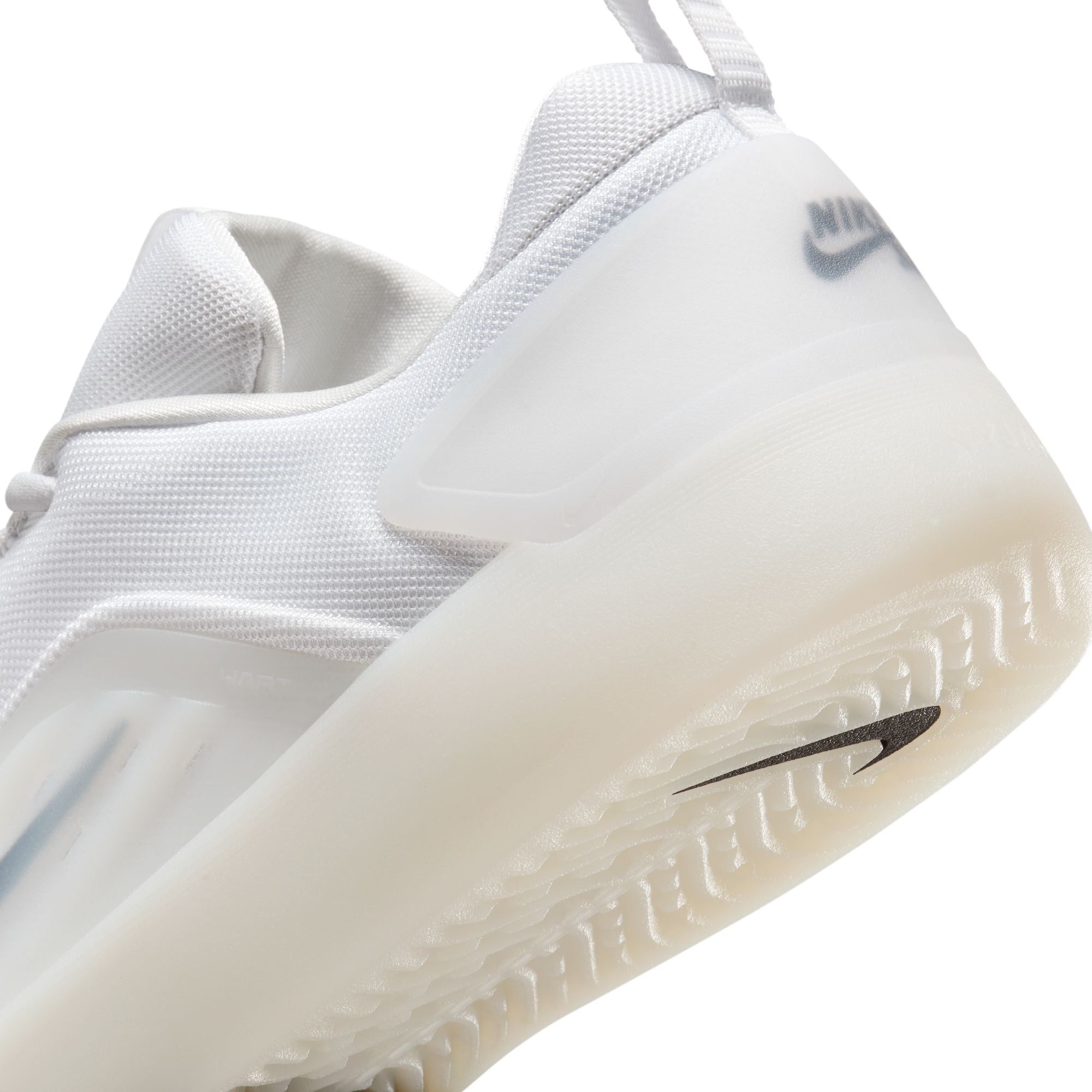 ◆正規品◆NIKE SB ZOOM NYJAH 4 WHITE◆関税/送料込◆人気商品 Nike SB Zoom Nyjah 4 White & Black Skate Shoes | Zumiez