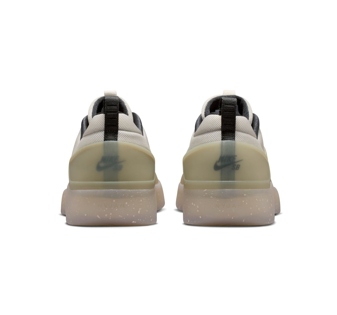Nike SB Zoom Nyjah 4 - Desert Khaki / Dark Smoke