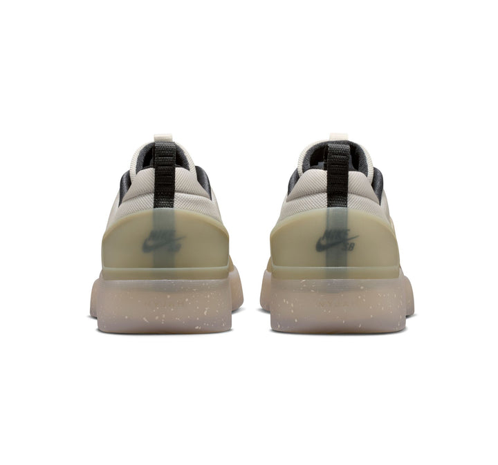 Nike SB Zoom Nyjah 4 - Desert Khaki / Dark Smoke