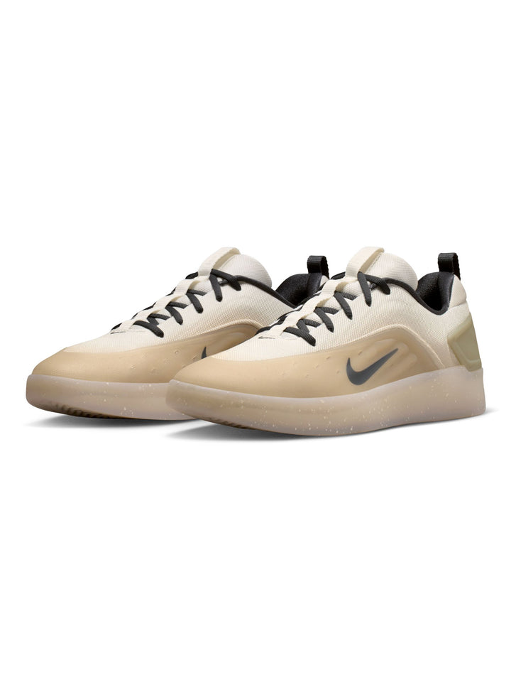 Nike SB Zoom Nyjah 4 - Desert Khaki / Dark Smoke