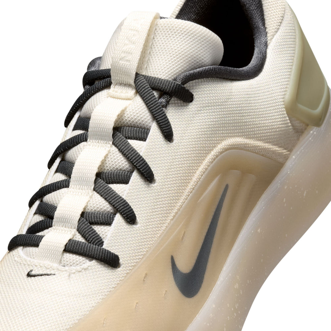 Nike SB Zoom Nyjah 4 - Desert Khaki / Dark Smoke