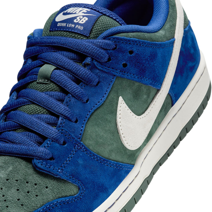 Nike SB Dunk Low Pro - Deep Royal / Vintage Green