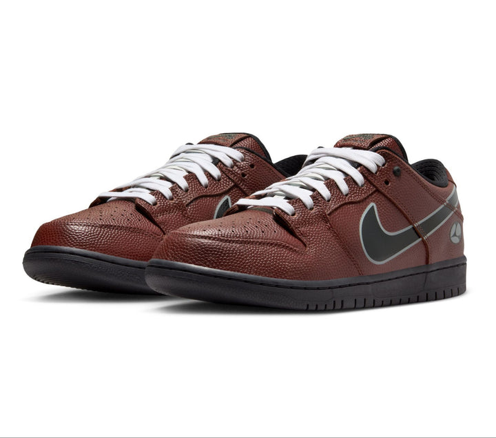 Nike SB Dunk Low Pro - Limosine Dark Pony / Black / Silver