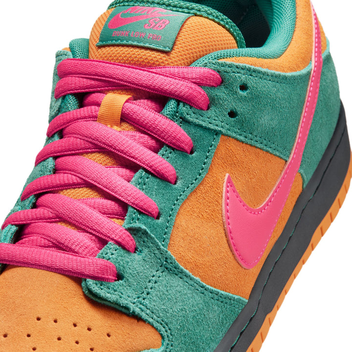 Nike SB Dunk Low Pro  - Green Noise / Watermelon