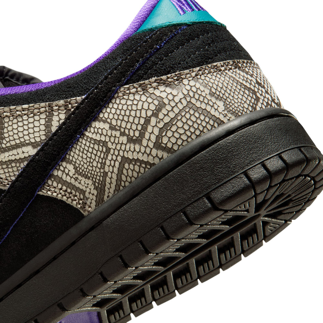 Nike SB x Dashawn Jordan Dunk Low Pro - String Black / Bright Spruce / Fierce Purple