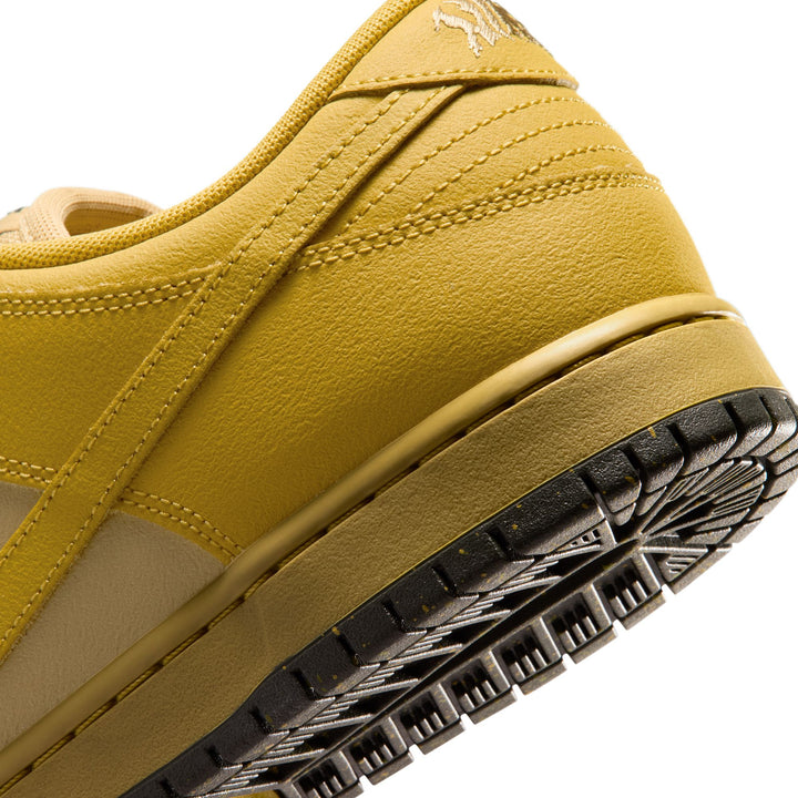 Nike SB Dunk Low Pro  - Saffron / Quartz