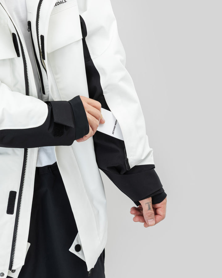 Beyond Medals Cargo 2L Jacket - White