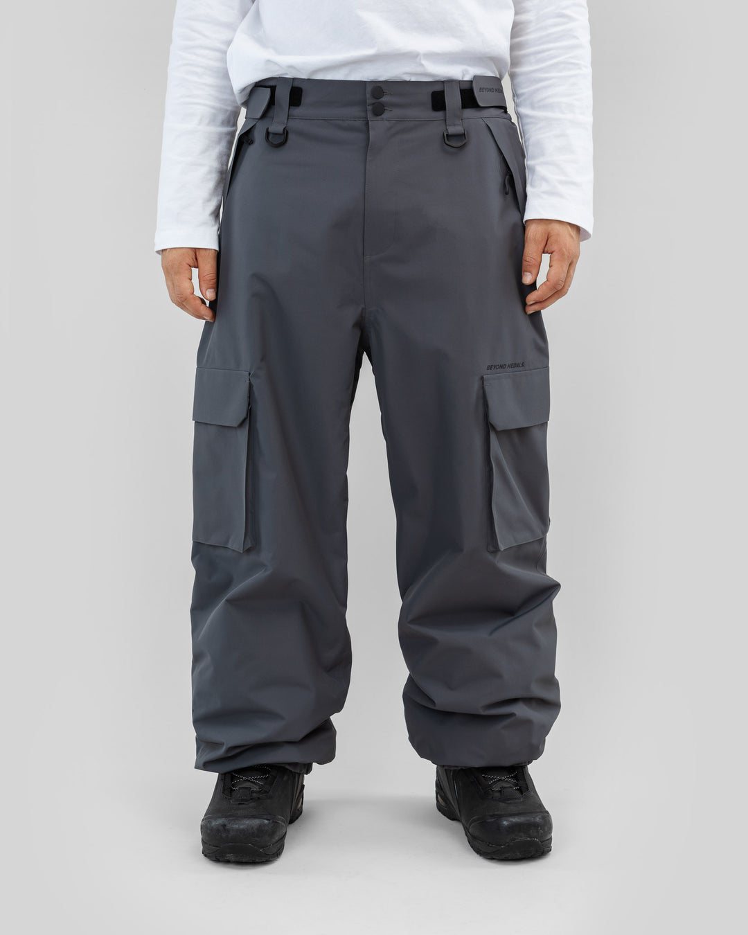 Beyond Medals Cargo 2L Pants - Anthracite
