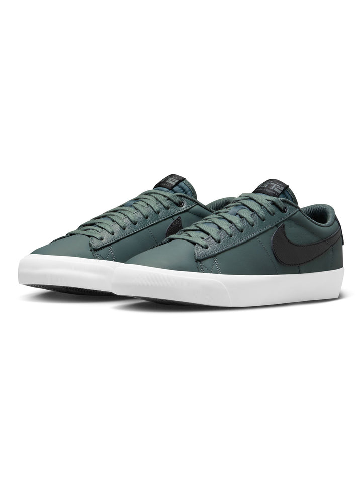 Nike SB Blazer Low Pro GT - Vintage Green / Black
