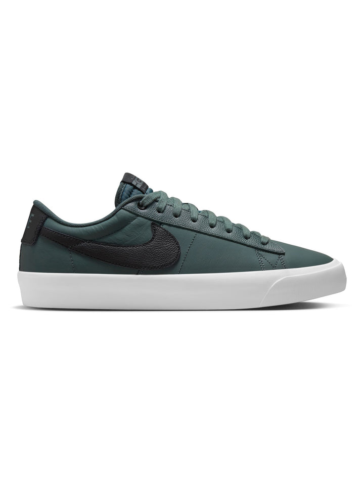 Nike SB Blazer Low Pro GT - Vintage Green / Black
