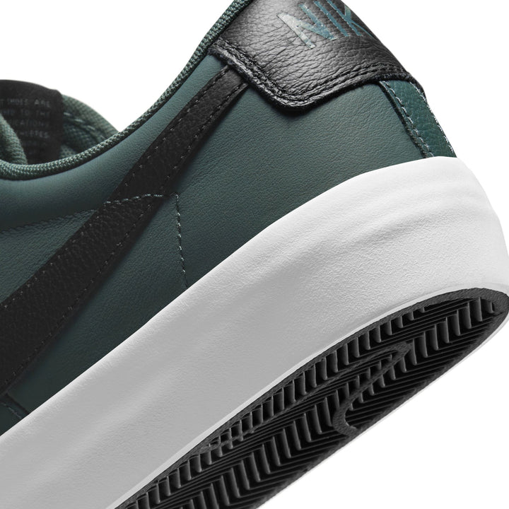 Nike SB Blazer Low Pro GT - Vintage Green / Black