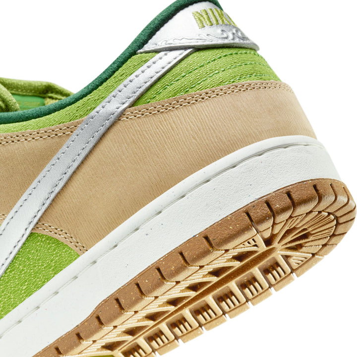 Nike SB Dunk Low Pro - Sesame / Metallic Silver / Pear (Escargot)