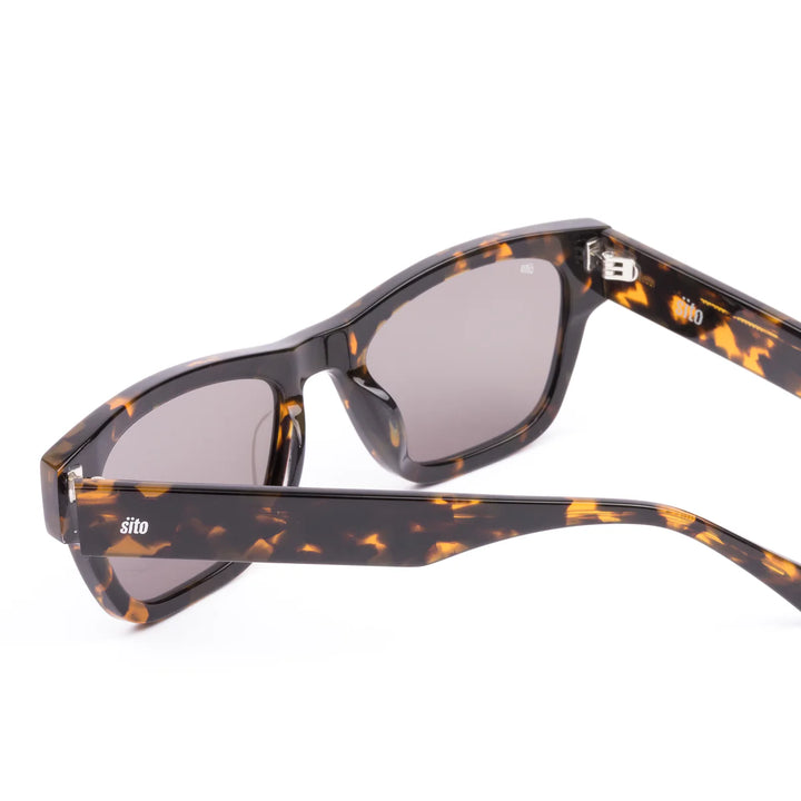 Sito Boston - Ecru Tort / Iron Grey