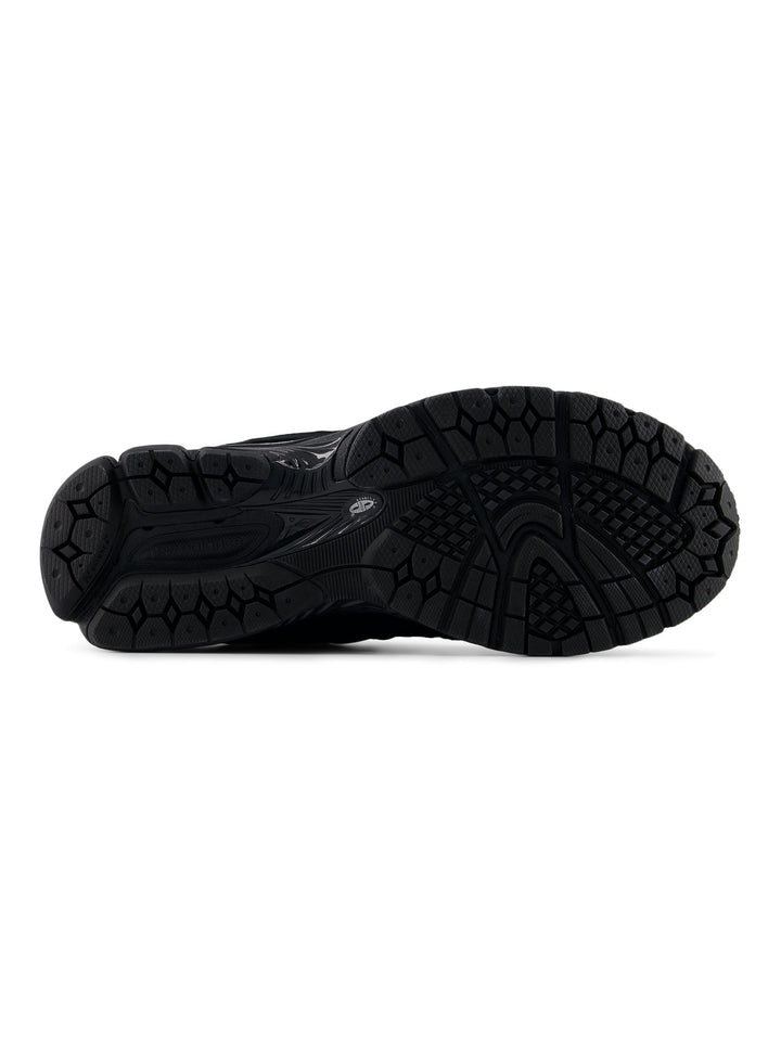 New Balance 2002RV1 - Black / Black
