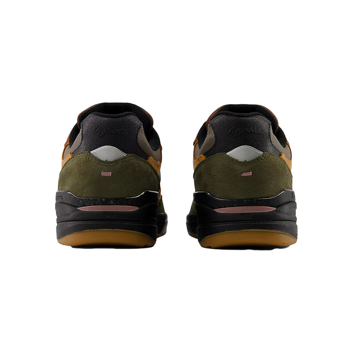 New Balance Numeric x Mike Gigliotti Reynolds 933 - Brown / Pink